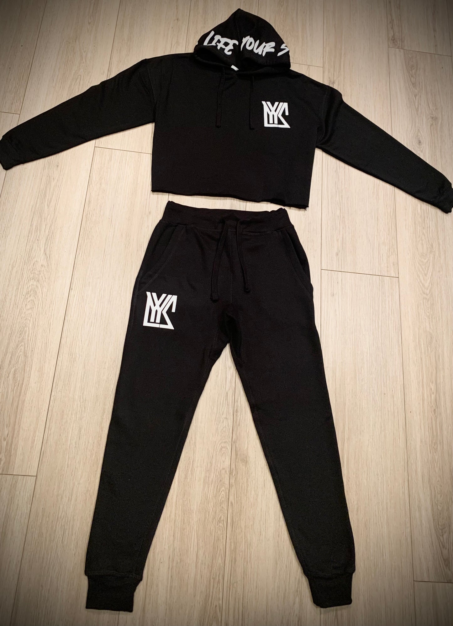 Woman’s Cropped Hoodie